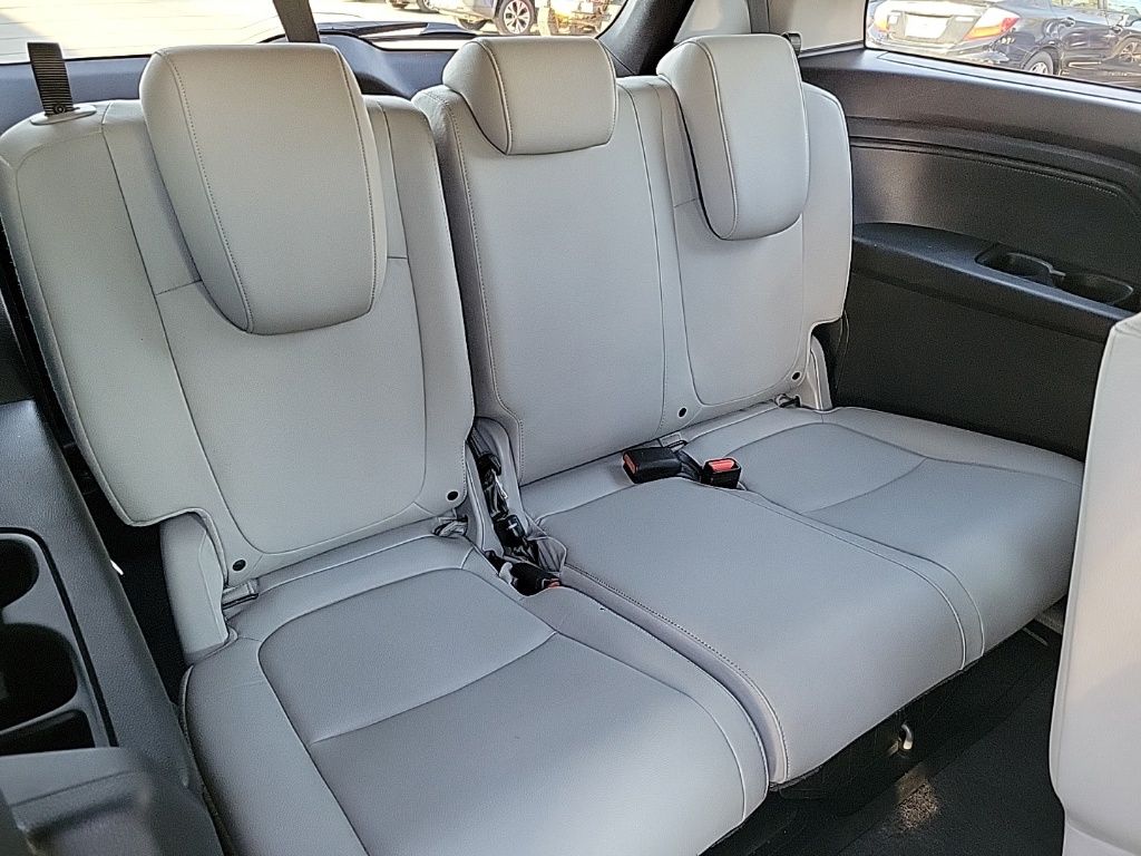 Thumbnail: 2019 Honda Odyssey - 17