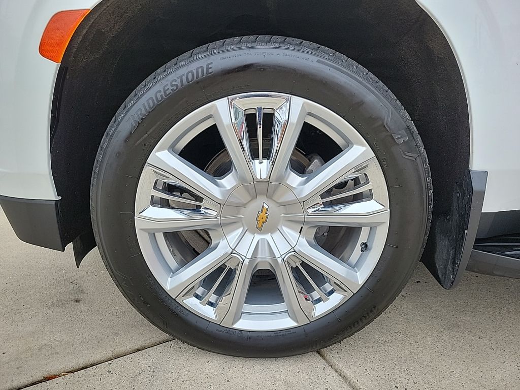 Thumbnail: 2023 Chevrolet Tahoe - 10