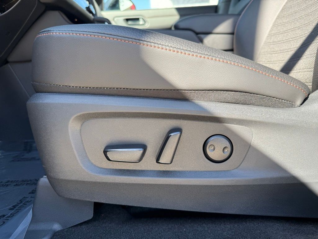 2025 Nissan Pathfinder Rock Creek 12