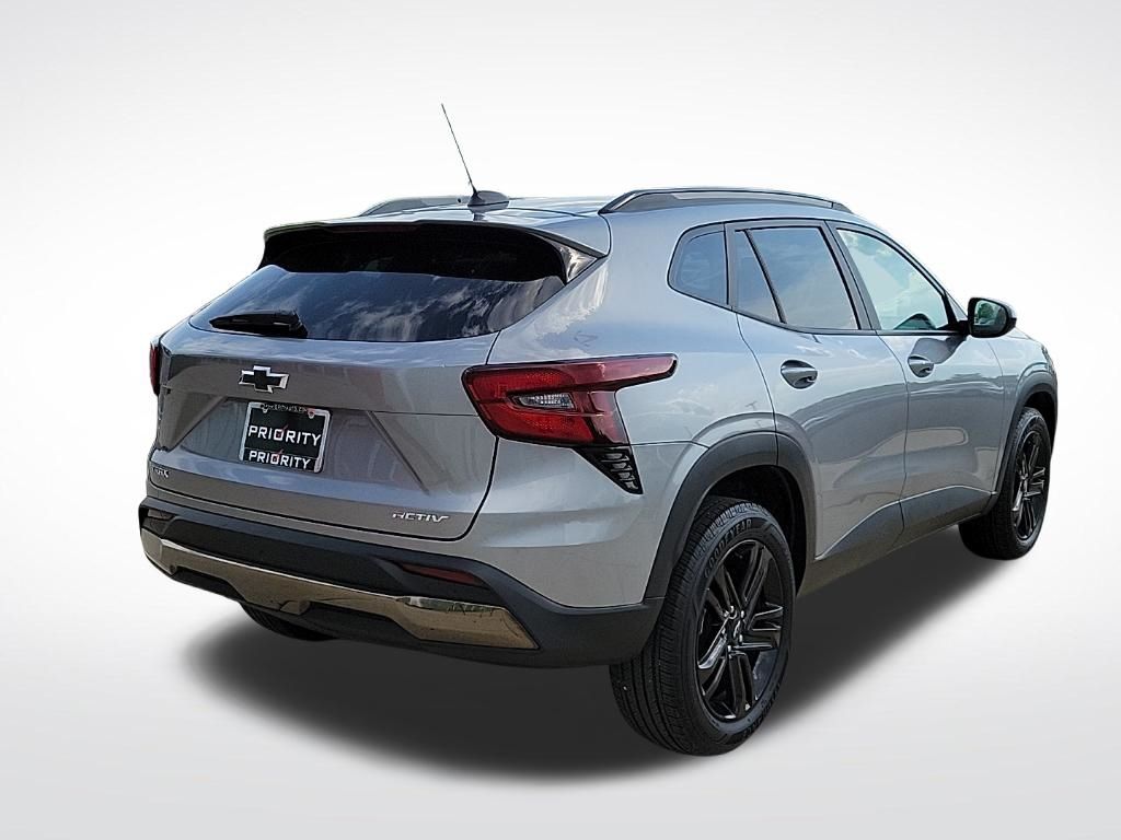 Thumbnail: 2025 Chevrolet Trax - 4