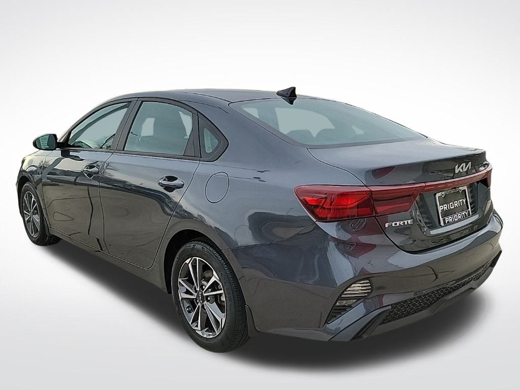 Thumbnail: 2023 Kia Forte - 3