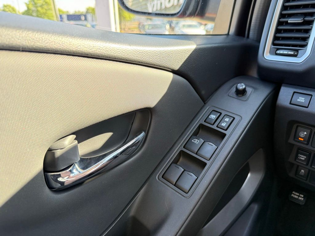 Thumbnail: 2022 Nissan Frontier - 14