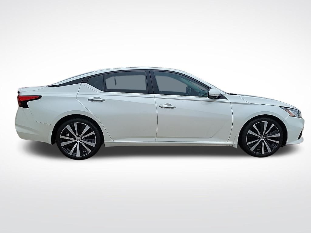 Thumbnail: 2019 Nissan Altima - 6
