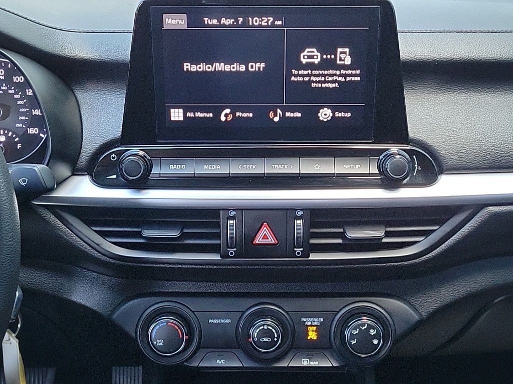 Thumbnail: 2023 Kia Forte - 23