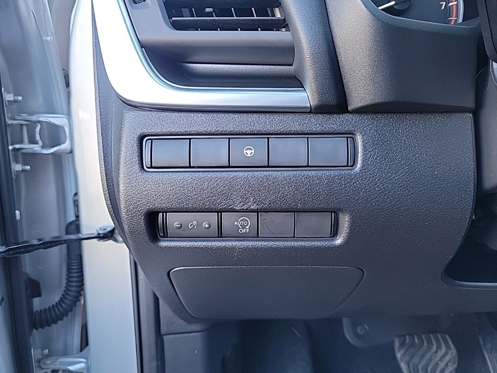 Thumbnail: 2023 Nissan Rogue - 30