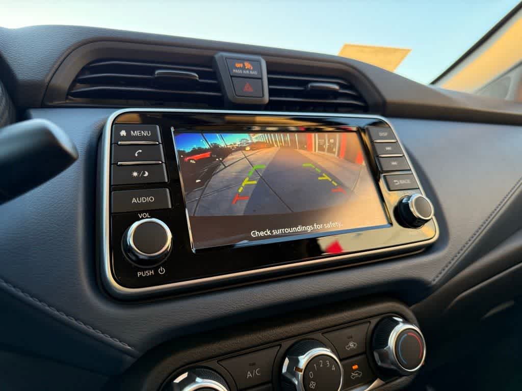 2025 Nissan Versa 1.6 SV 21