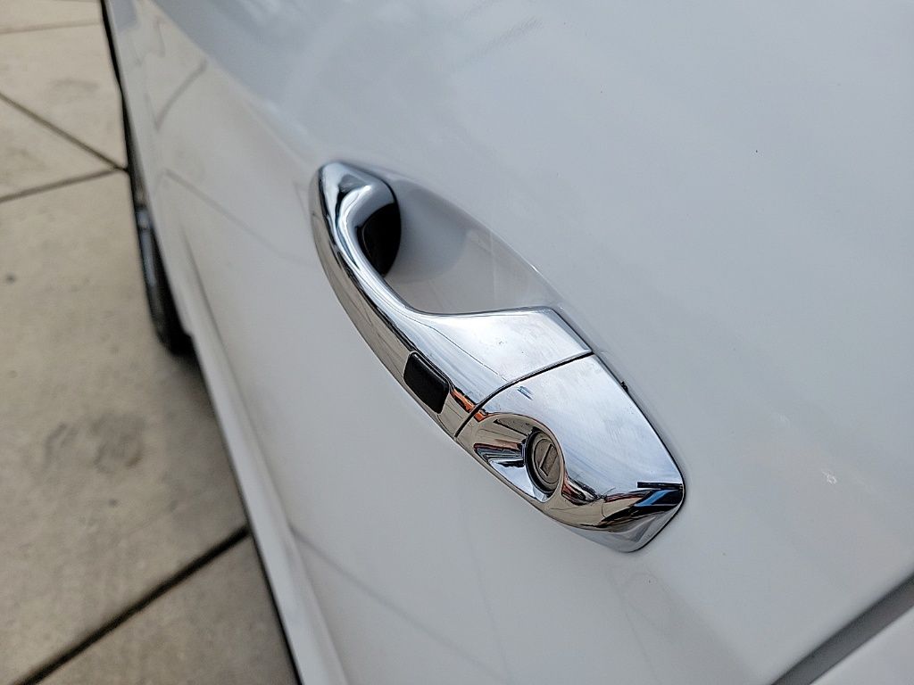 Thumbnail: 2018 Hyundai Santa Fe - 10