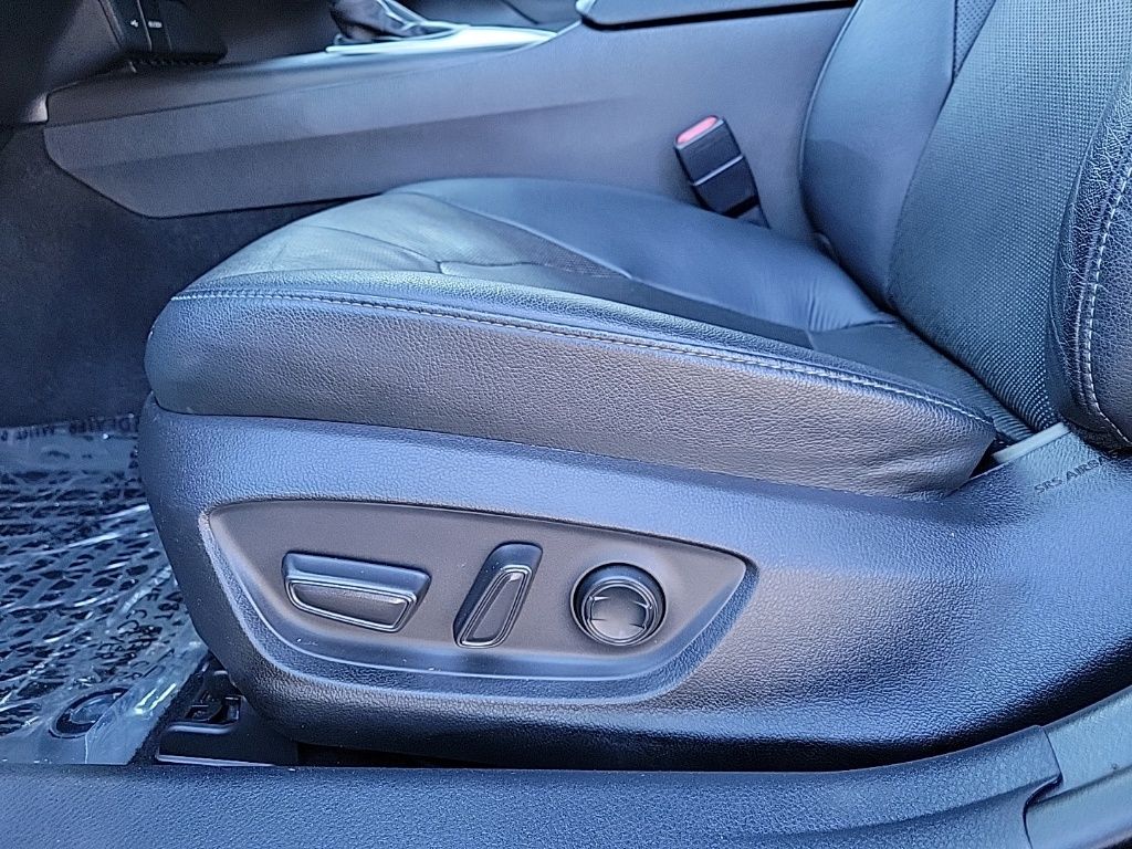 Thumbnail: 2022 Toyota Camry - 13