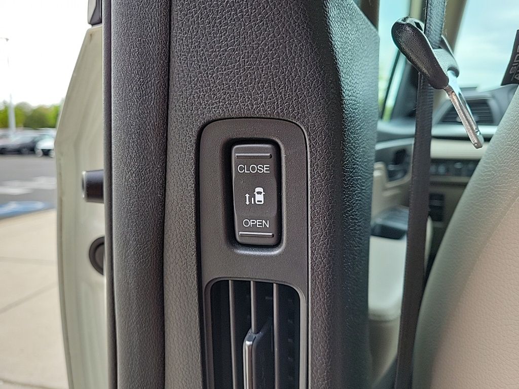 Thumbnail: 2019 Honda Odyssey - 22