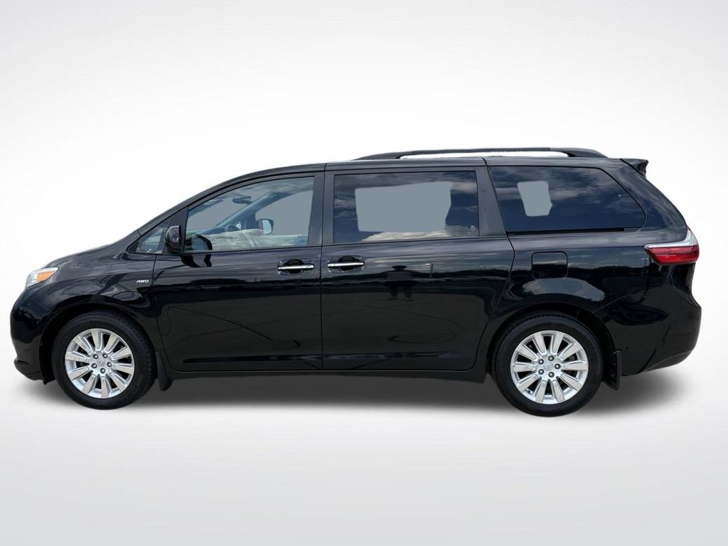 Thumbnail: 2016 Toyota Sienna - 2
