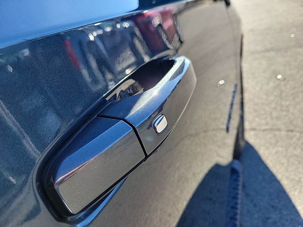 Thumbnail: 2022 Chevrolet Suburban - 13