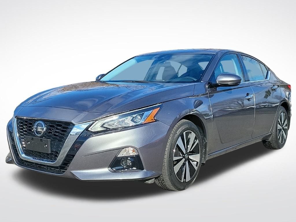 Thumbnail: 2022 Nissan Altima - 1