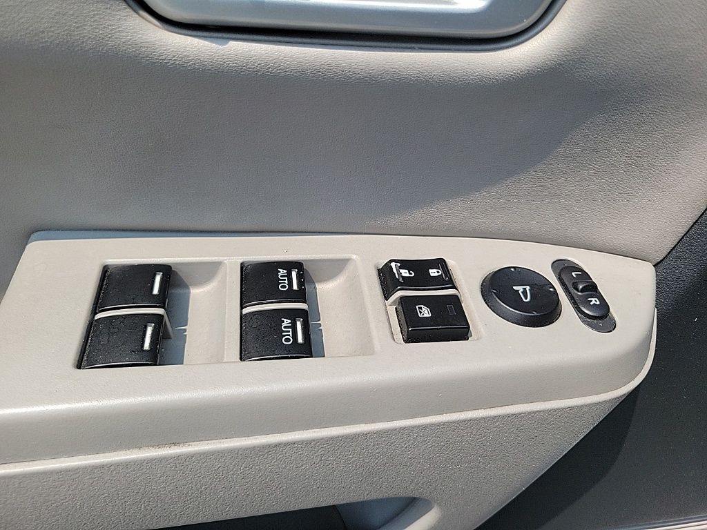 2010 Honda Pilot EX-L 23