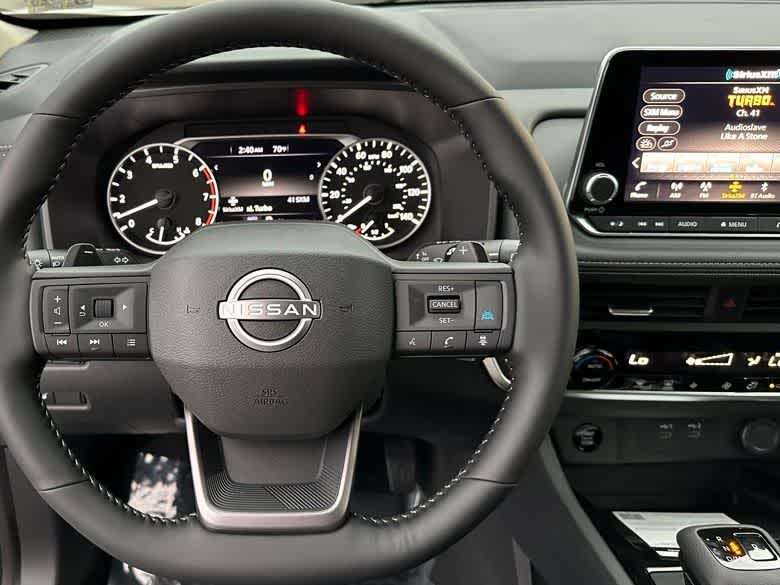 2025 Nissan Rogue SV 13