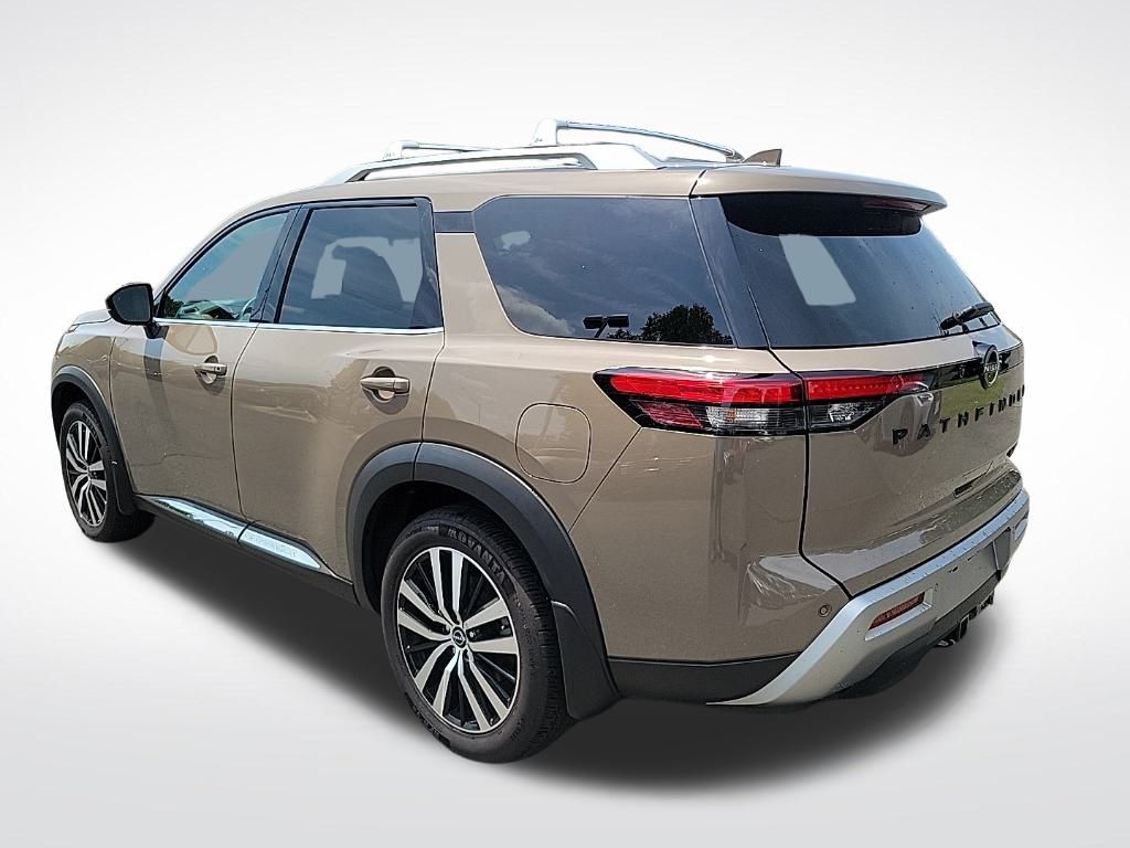 Thumbnail: 2023 Nissan Pathfinder - 3