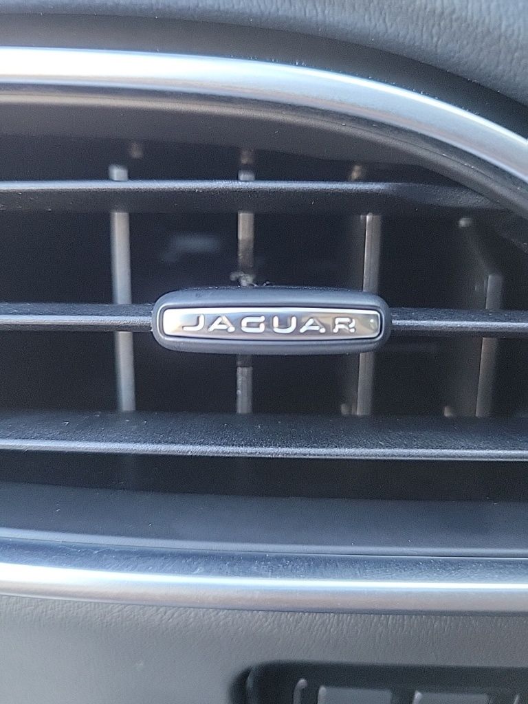 Thumbnail: 2019 Jaguar F-Pace - 22