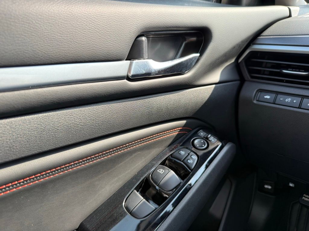 2023 Nissan Altima SR 13