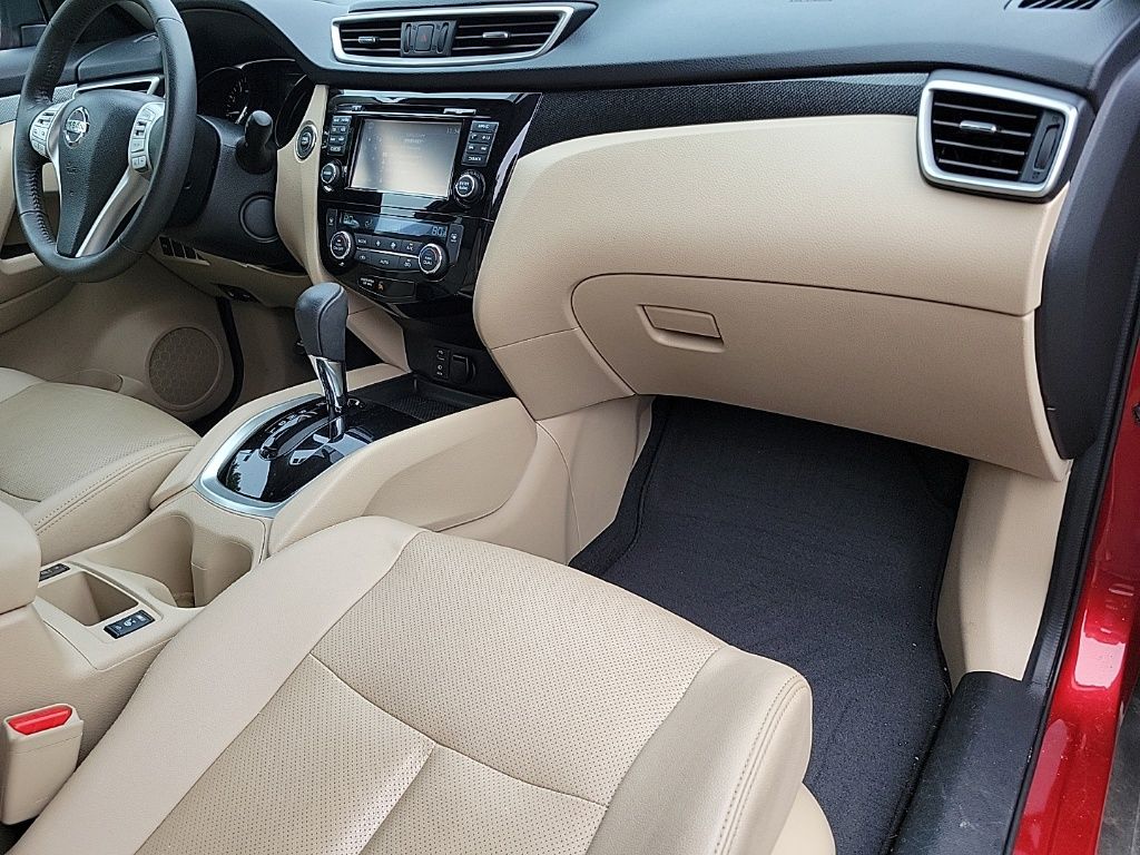 Thumbnail: 2016 Nissan Rogue - 12