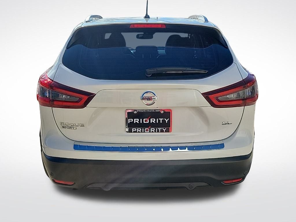 Thumbnail: 2022 Nissan Rogue Sport - 4