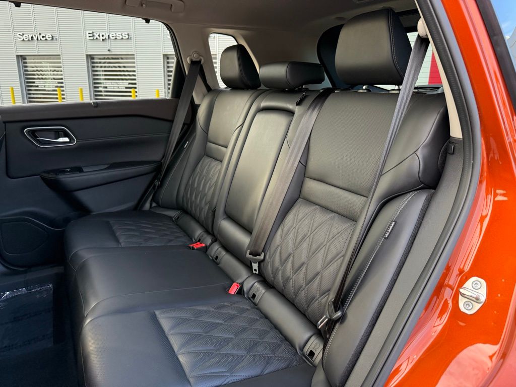 Thumbnail: 2021 Nissan Rogue - 31