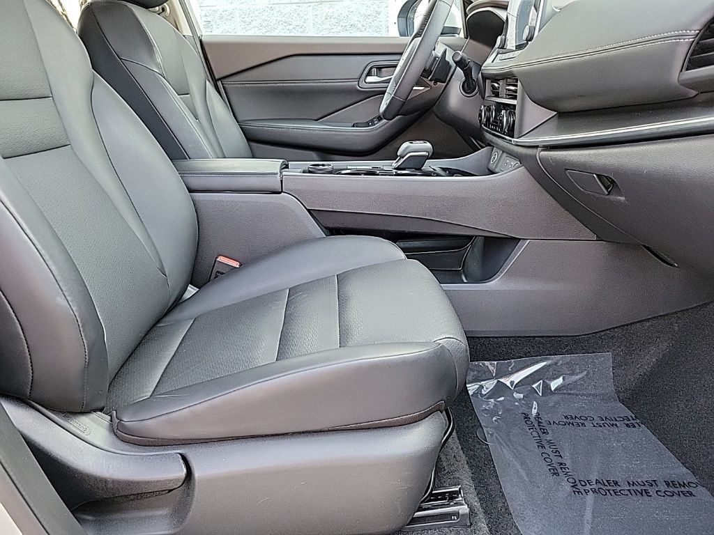 Thumbnail: 2023 Nissan Rogue - 16