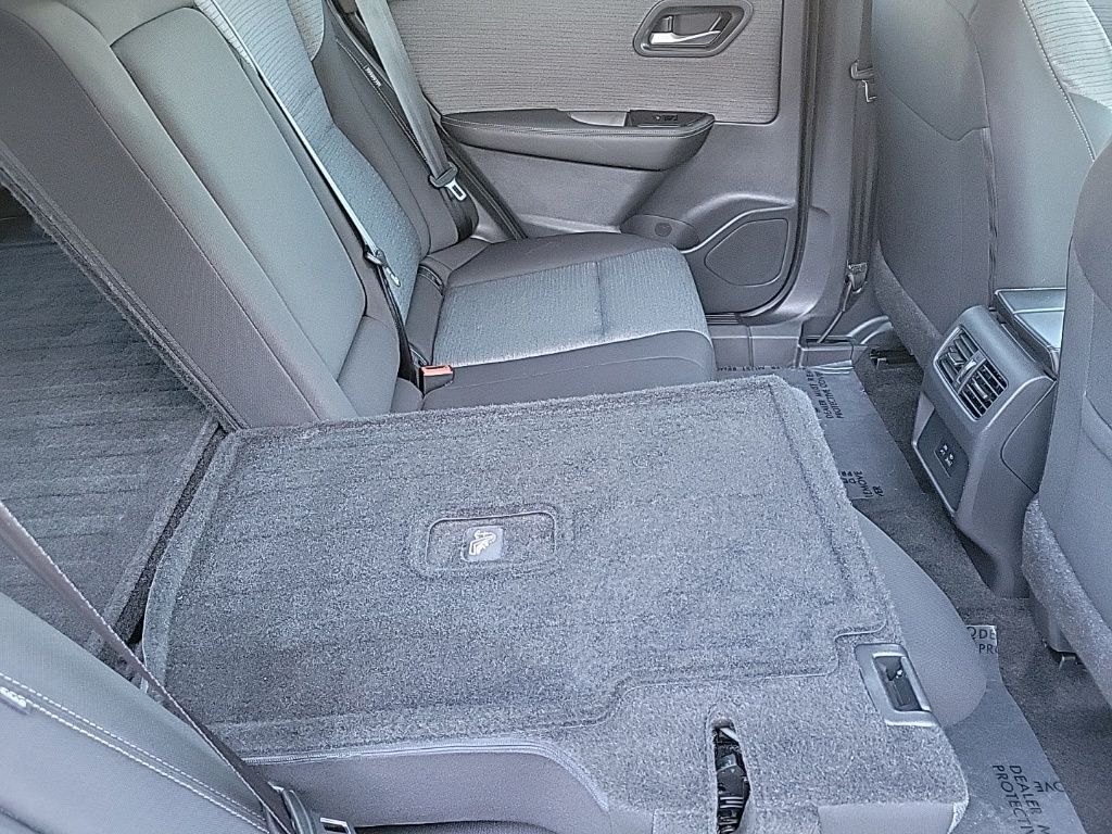 Thumbnail: 2023 Nissan Rogue - 15