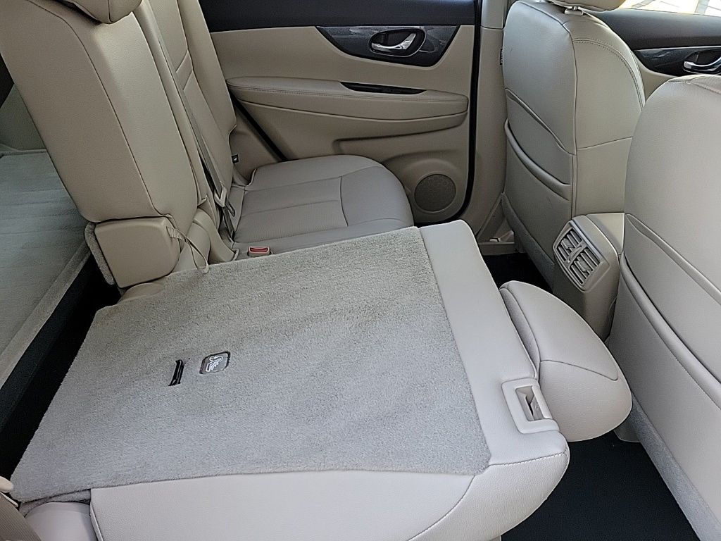 Thumbnail: 2016 Nissan Rogue - 13