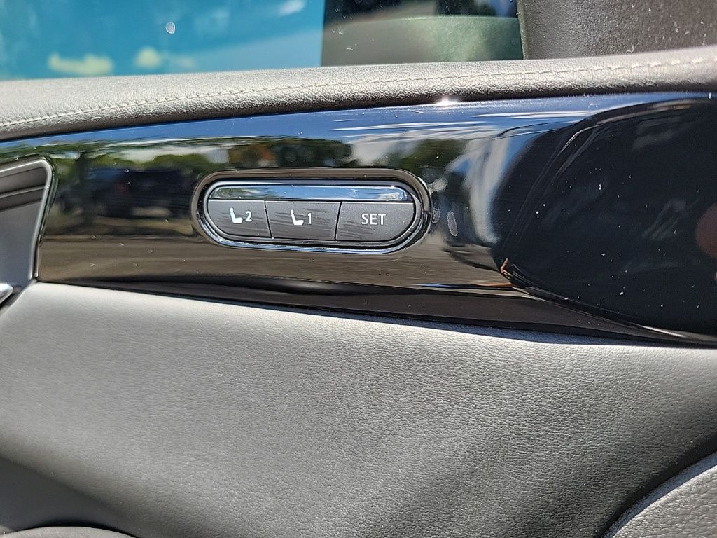 Thumbnail: 2023 INFINITI QX60 - 21
