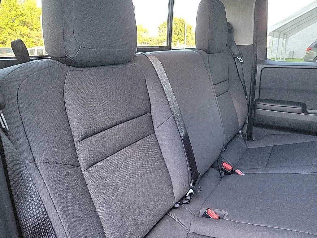 Thumbnail: 2026 Nissan Frontier - 16