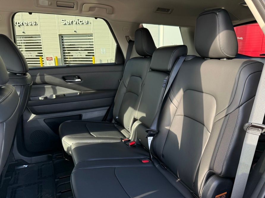 Thumbnail: 2025 Nissan Pathfinder - 27