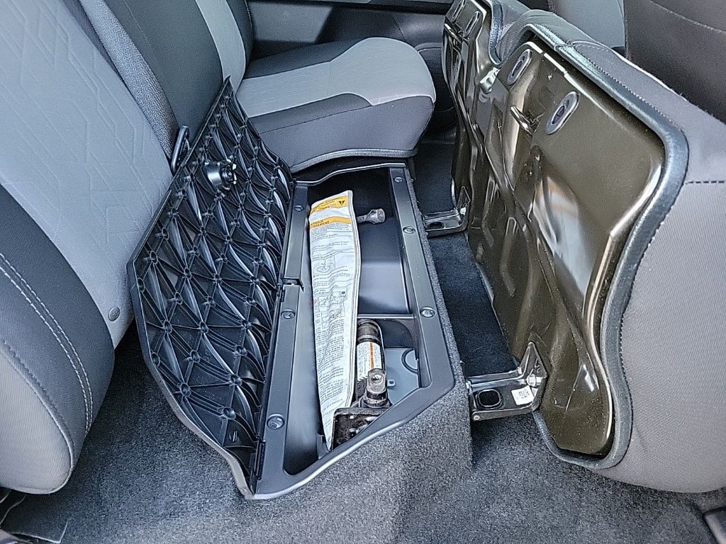 Thumbnail: 2021 Toyota Tacoma - 15