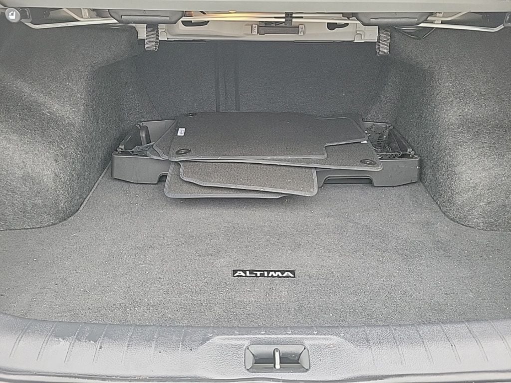 Thumbnail: 2023 Nissan Altima - 18