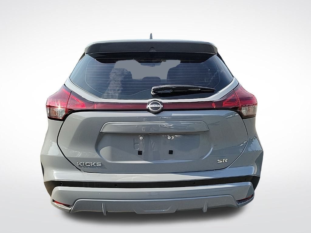 Thumbnail: 2022 Nissan Kicks - 4