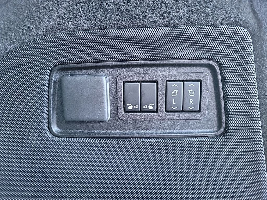 Thumbnail: 2023 Cadillac Escalade - 26