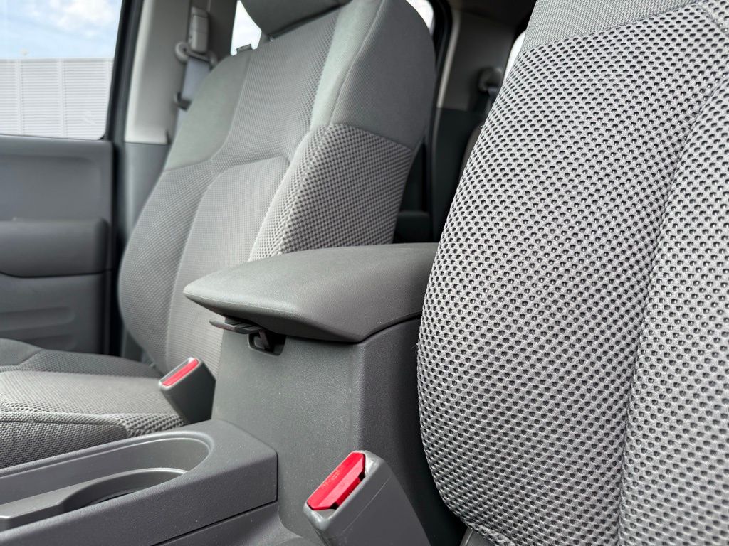 2020 Nissan Frontier SV 26