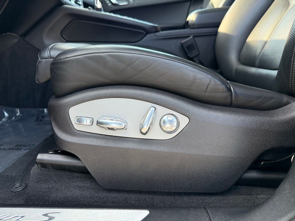 Thumbnail: 2021 Porsche Macan - 15