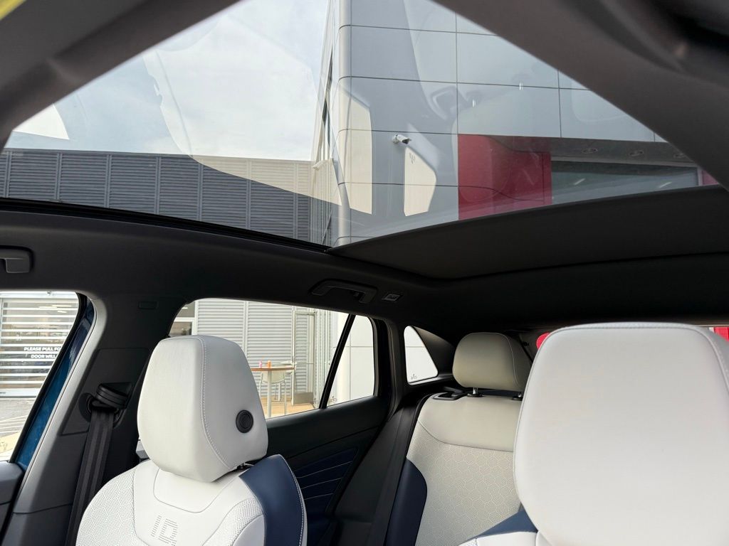 Thumbnail: 2023 Volkswagen ID.4 - 25