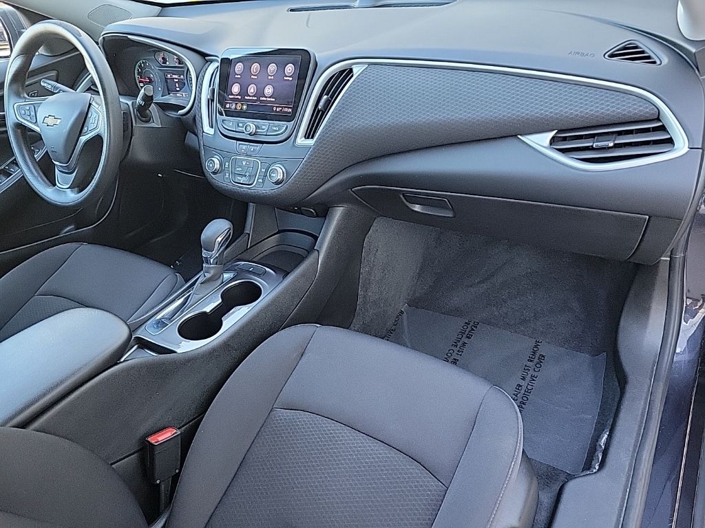 Thumbnail: 2022 Chevrolet Malibu - 12