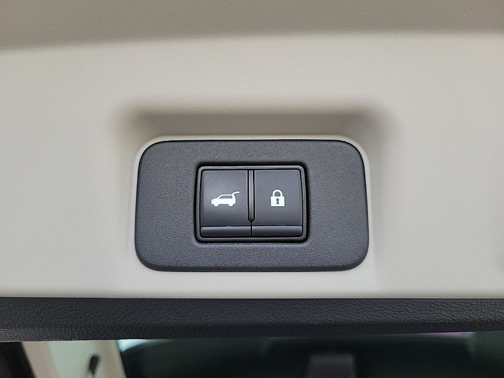 Thumbnail: 2023 Nissan Ariya - 18