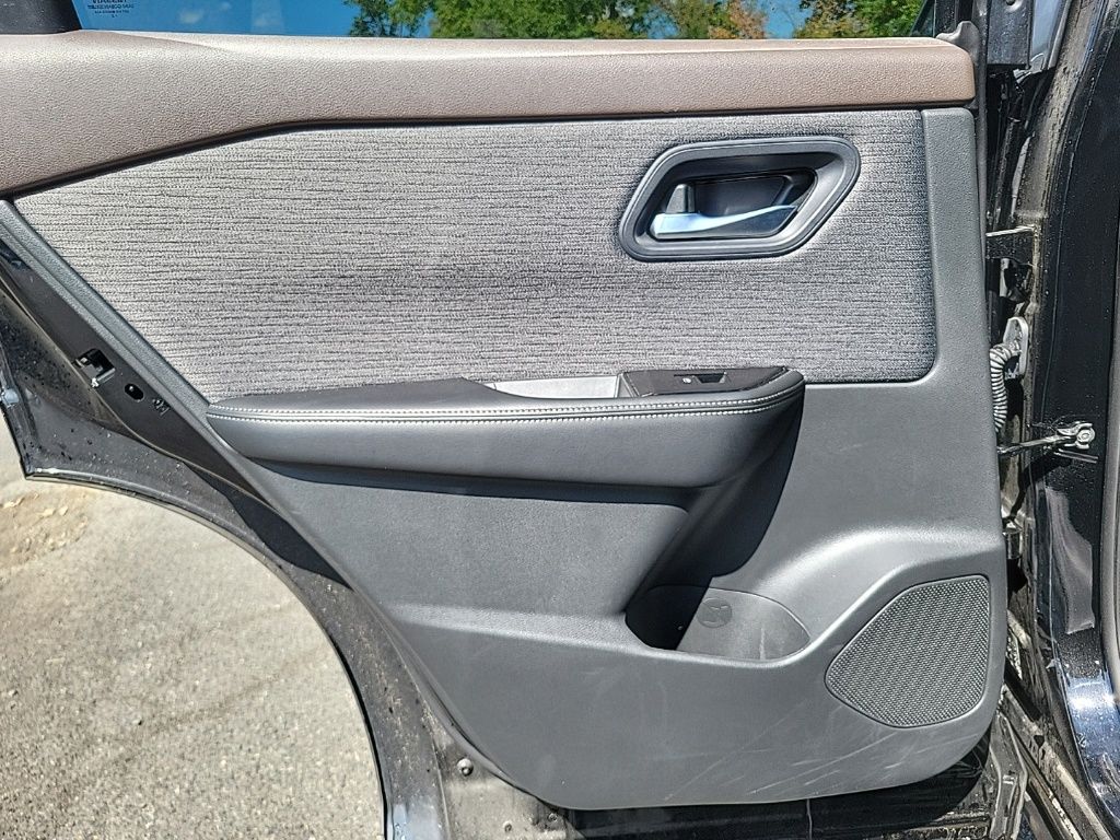 Thumbnail: 2022 Nissan Rogue - 20