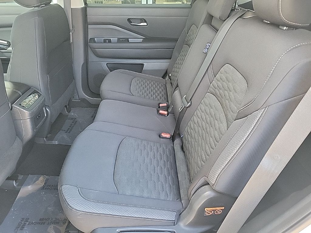 Thumbnail: 2022 Nissan Pathfinder - 14