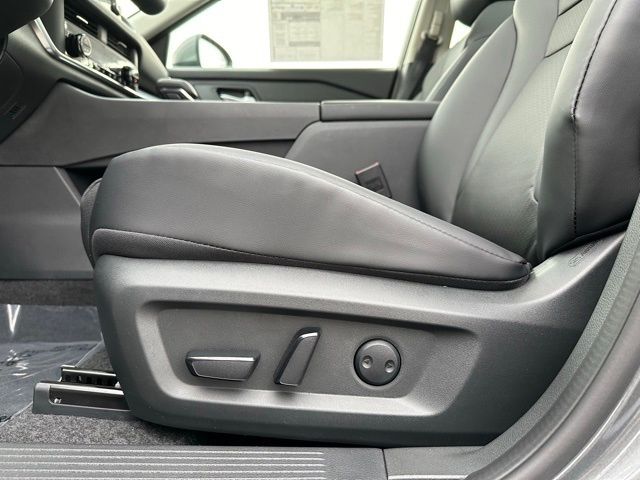 2025 Nissan Rogue SV 12