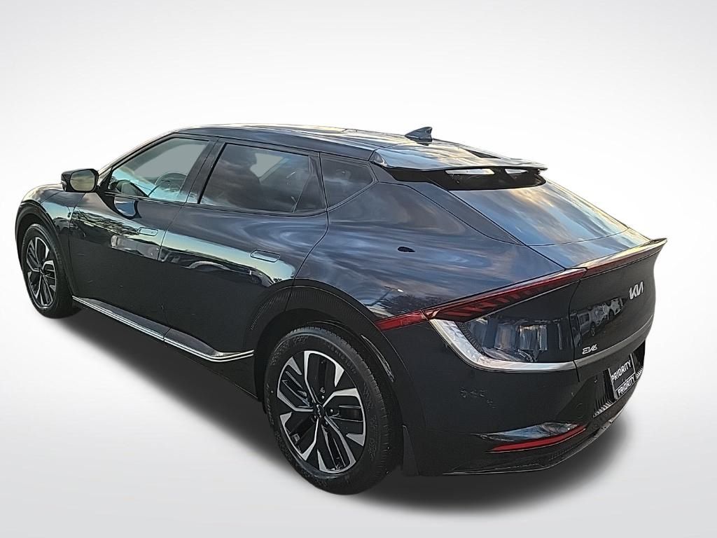Thumbnail: 2022 Kia EV6 - 10