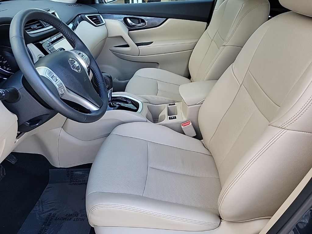 Thumbnail: 2016 Nissan Rogue - 9