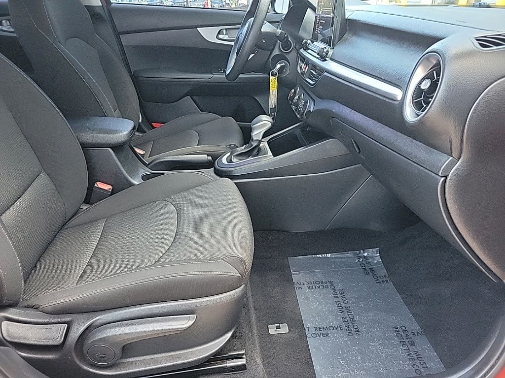 Thumbnail: 2023 Kia Forte - 14