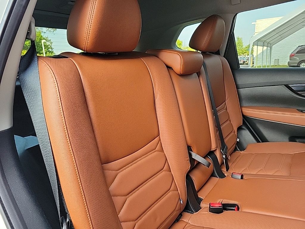 Thumbnail: 2019 Nissan Rogue - 14