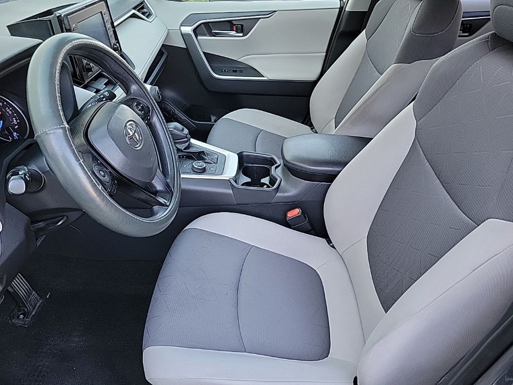 Thumbnail: 2019 Toyota RAV4 - 10