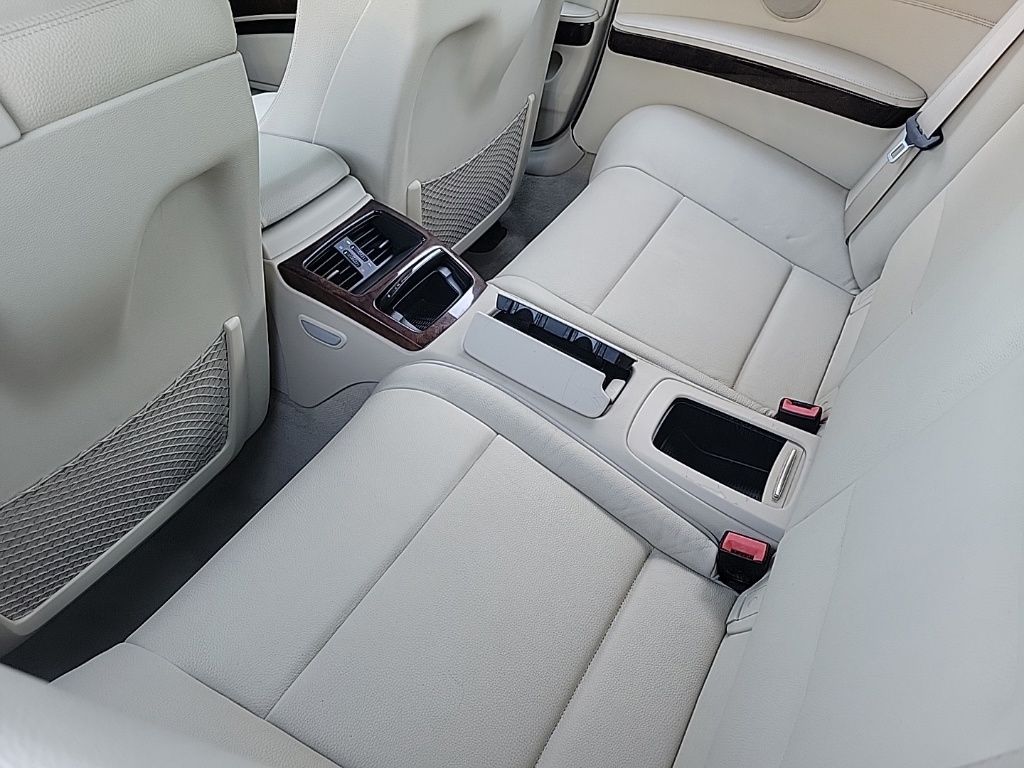 Thumbnail: 2011 BMW 3 Series - 23