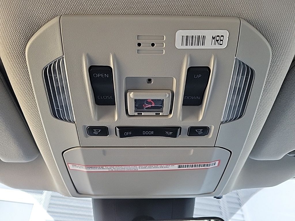 Thumbnail: 2022 Toyota Highlander - 33