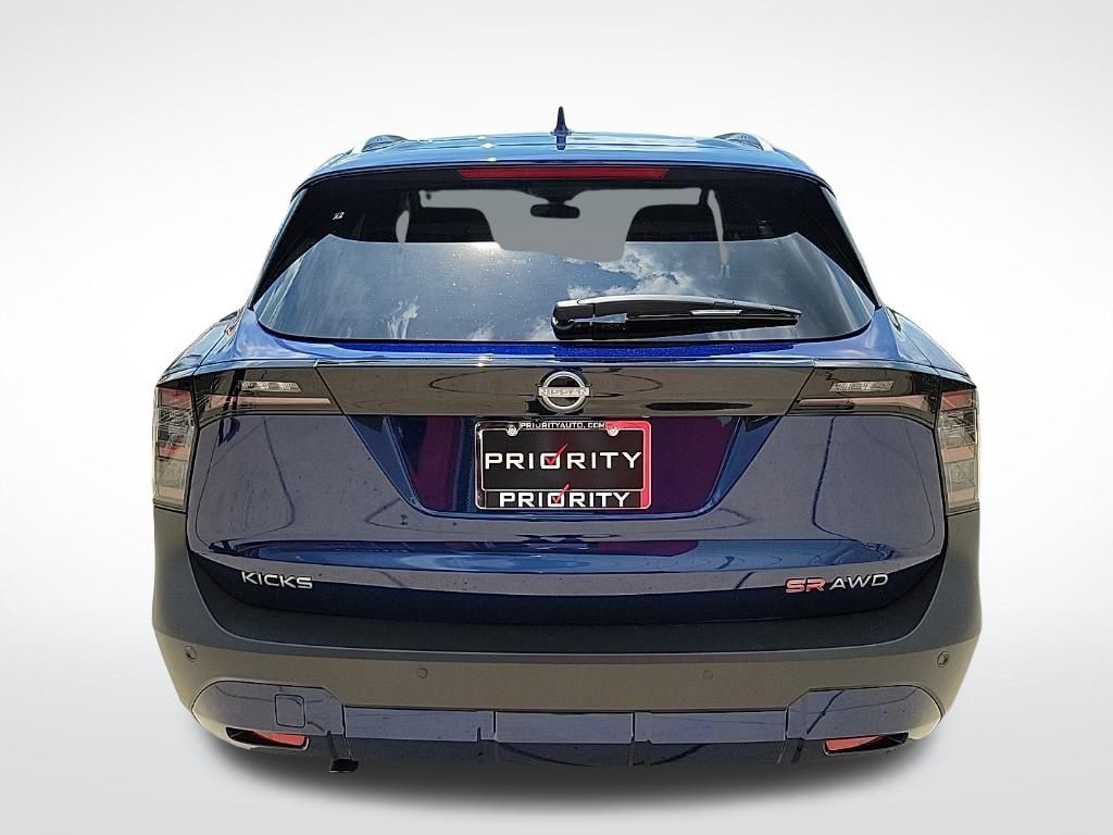 Thumbnail: 2025 Nissan Kicks - 4